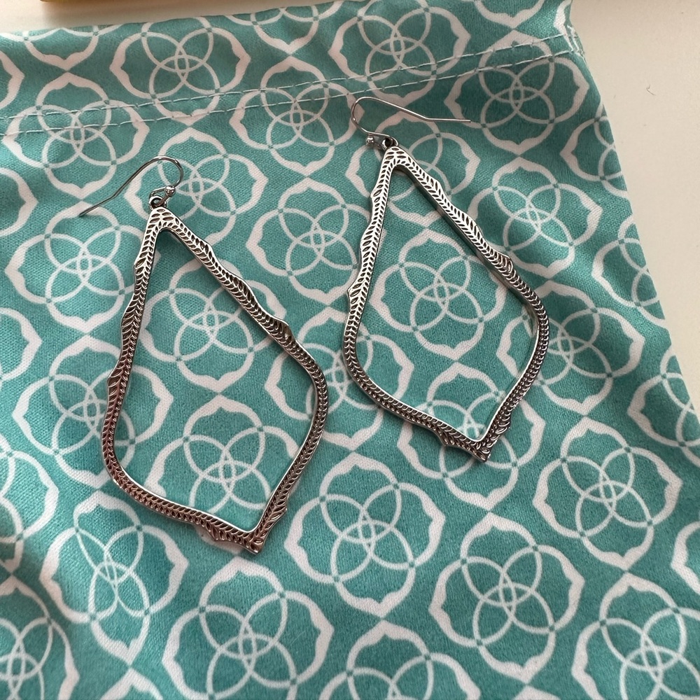 Kendra Scott Sophee Earrings in Silver